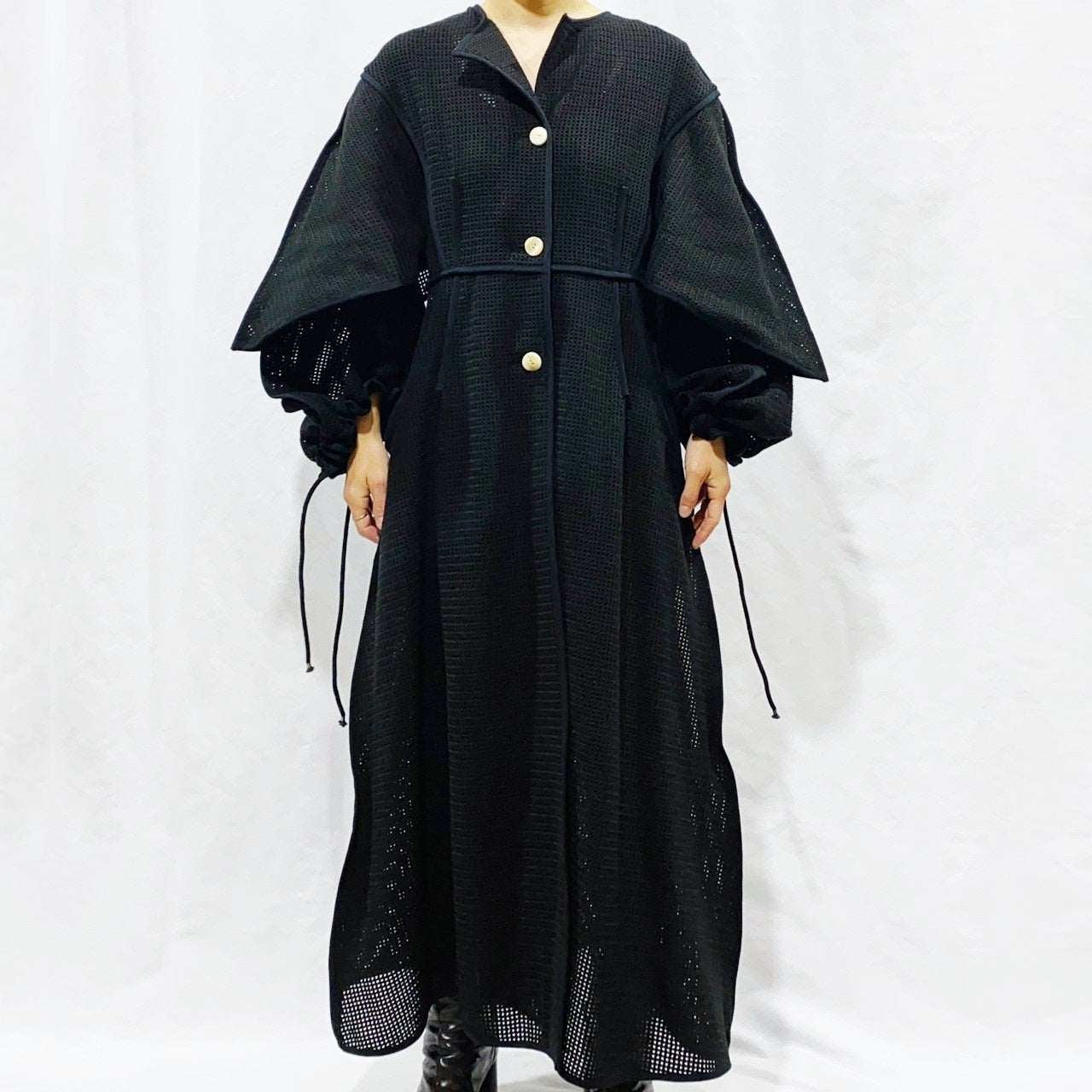 YOHEI OHNO＞ LAYERED SLEEVE COTTON MESH COAT（BLACK）/ ＜ヨウヘイ