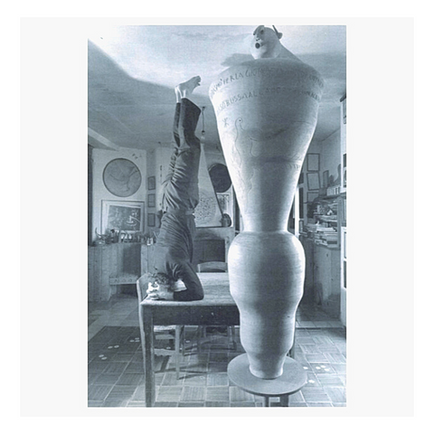 Ceramist artist Ugo Marano with its giant ceramic vase