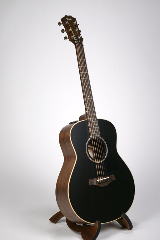 Acoustic Guitars For Sale  Northern Lights Music — Page 15
