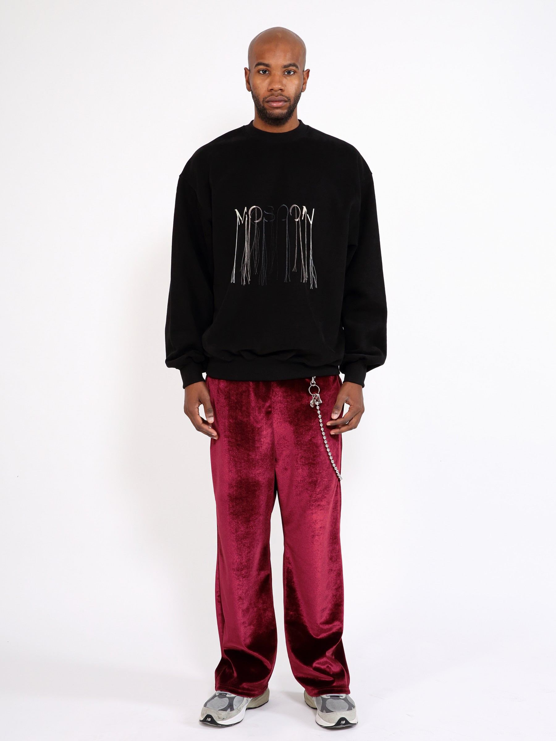 OVERSIZE MOSOON-EMBROIDERED SWEATSHIRT · BLACK