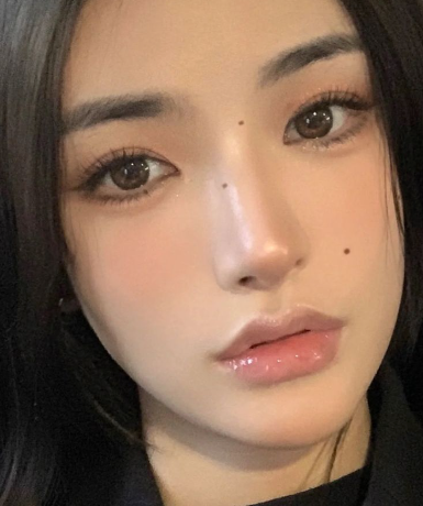 Chinese Douyin vs Korean Ulzzang makeup