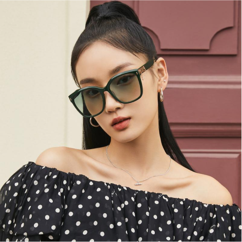 Catch the summer's tail with JILLSTUART Eyewear