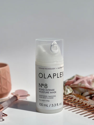 Nuevo producto del tratamiento Olaplex de cuidado en casa. Olaplex N8 es una mascarilla que ayuda a que el cabello se vea más brillante, con más volumen, más hidratación y más suavidad 