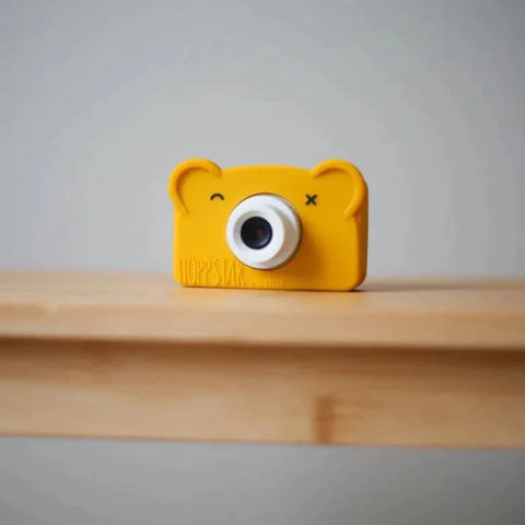cámara de fotos amarilla