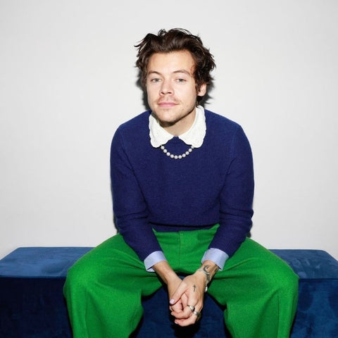 Harry Styles in pearls