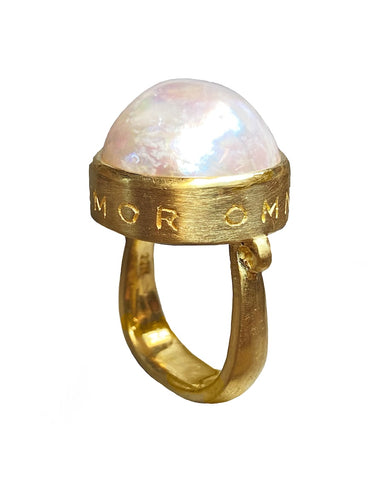 Amor ring in 22k gold with a 17.23 mm South Sea Mabé pearl by Amanda Rich of Stratford & Isabella