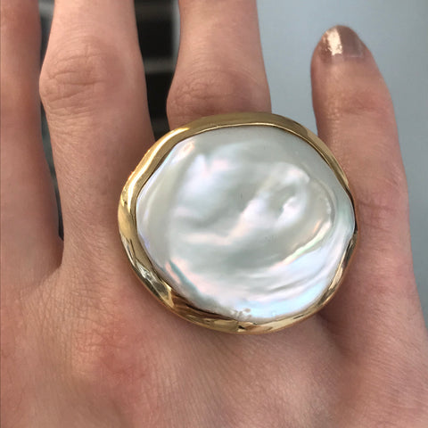 New York City–based jewelry designer Ray Griffiths recently made a unique custom pearl ring.