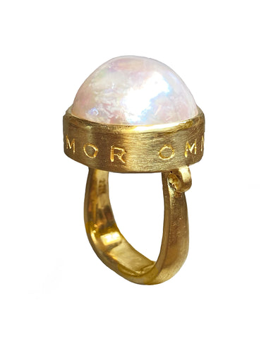 Armor ring in 22k gold with a 17.23 mm South Sea Mabé pearl by Amanda Rich of Stratford & Isabella