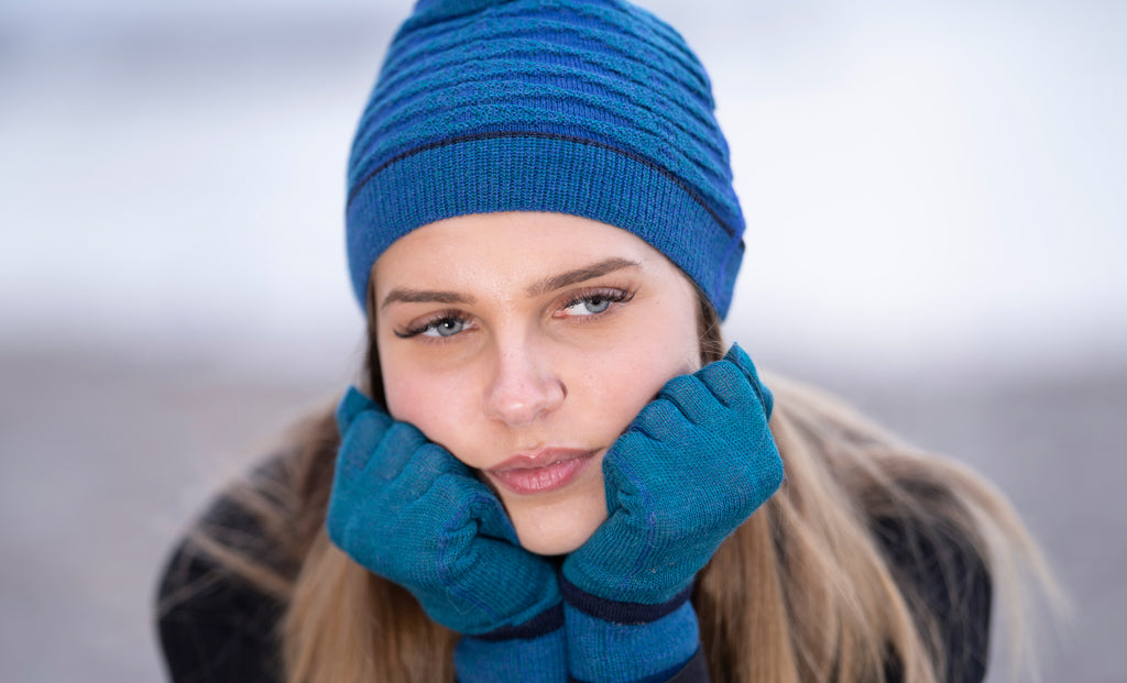 Hat & Gloves