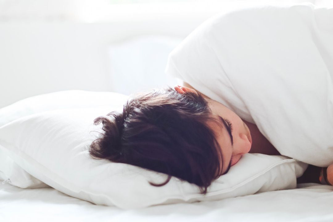 女性がいびきをかく原因は 自分でできる対策と具体的な治療方法 Limneオンラインショップ マットレス 枕などの寝具オンライン通販