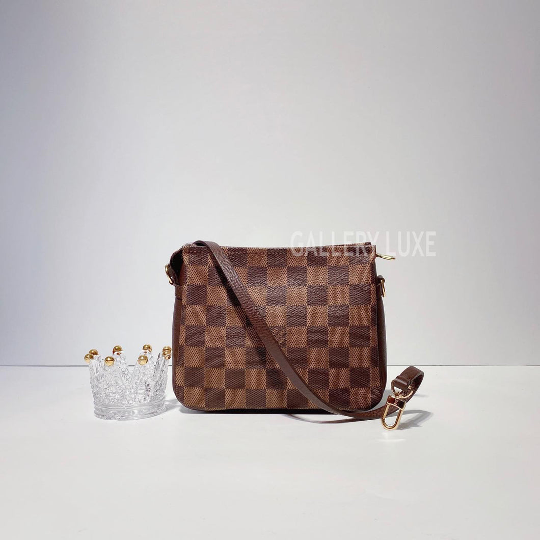 Kharyzma: What Fits In My Bag Louis Vuitton DAMIER EBENE Trousse