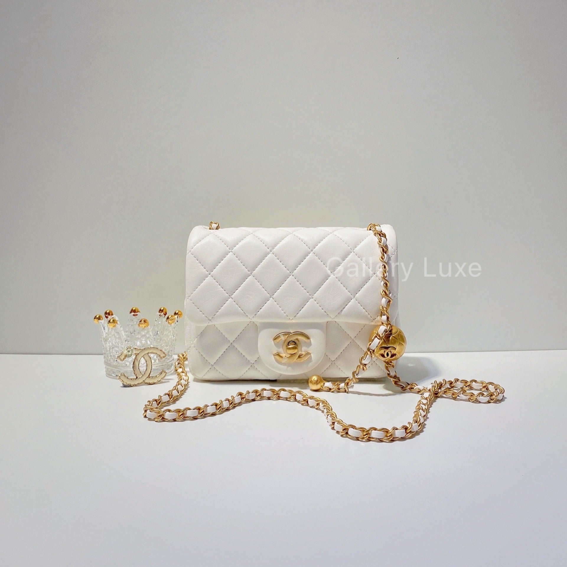 chanel pearl crush bag white