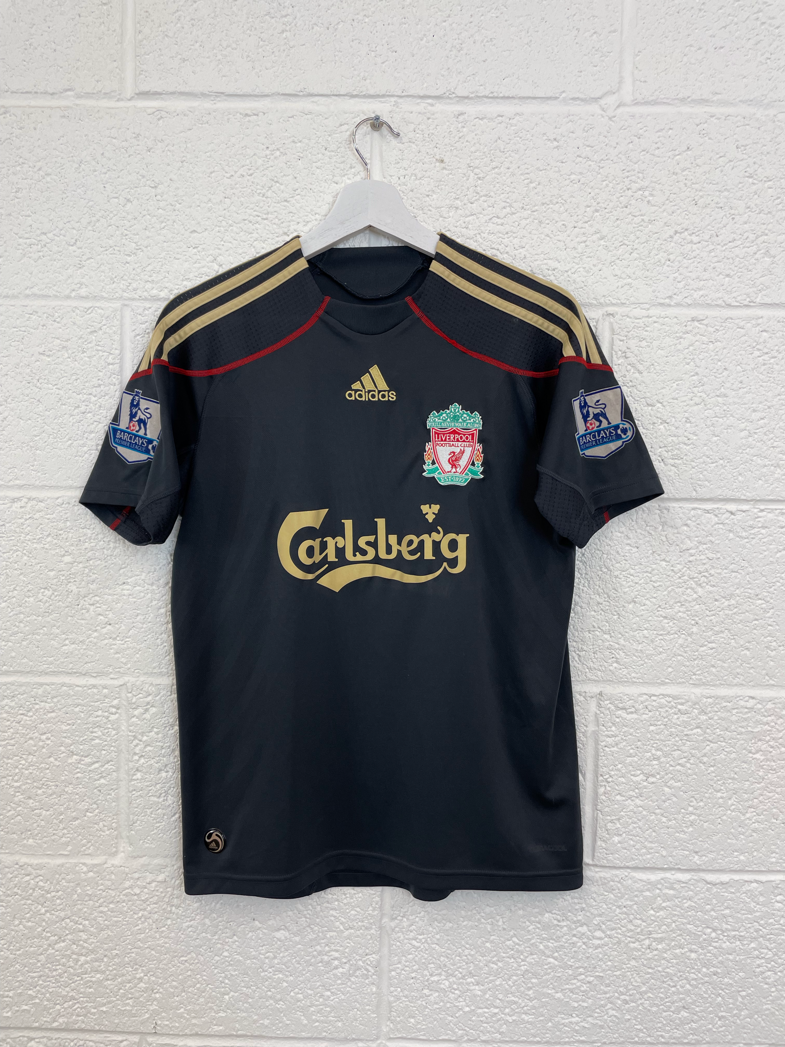 liverpool 2009 away shirt