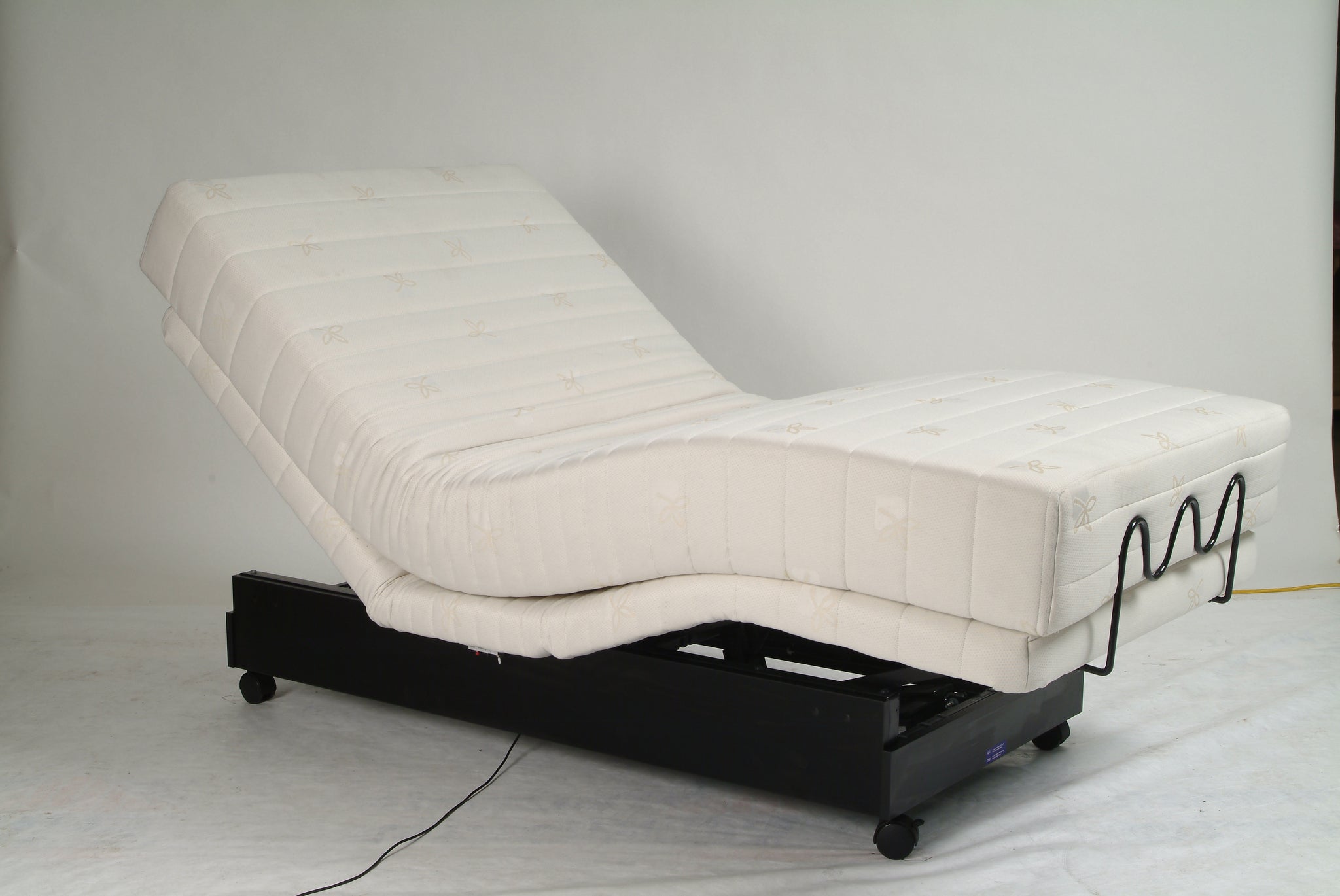 Niagara Therapy Sleep System 'Adjustamatic' Electric Adjustable Bed