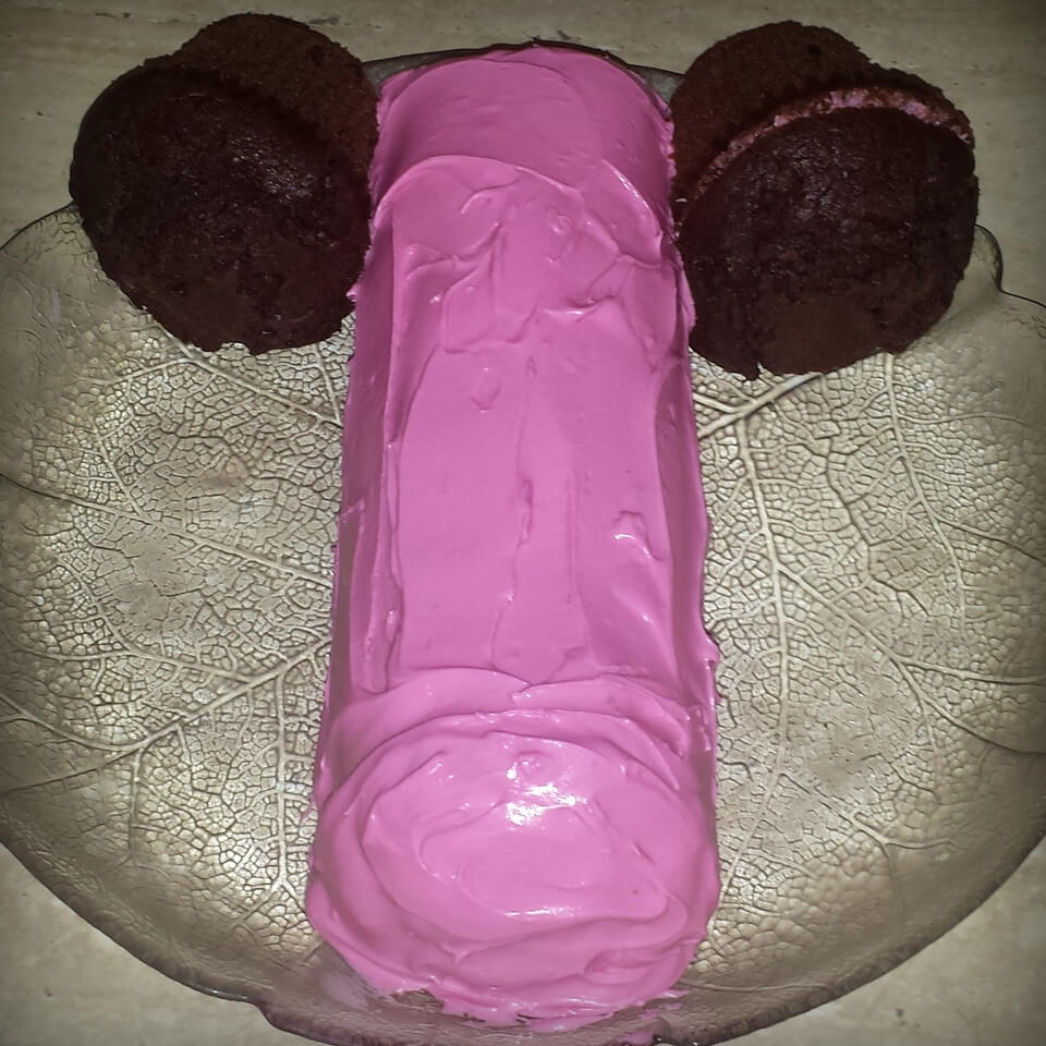 Valentine's Day Penis Cake Recipe - That's Normal