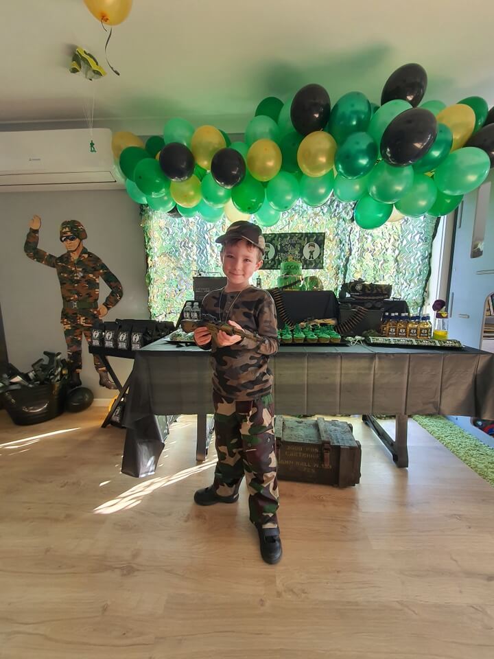 Army Camo Birthday Party Setup