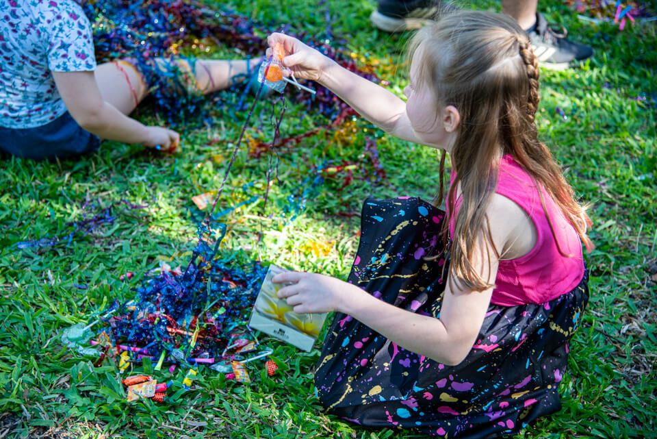 Art Party Pinata Confetti