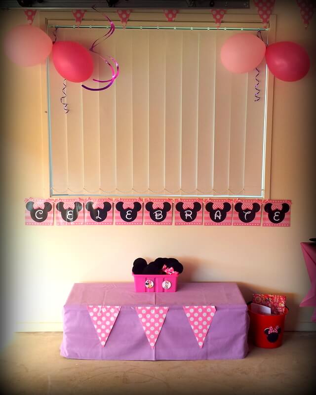 Minnie Mouse Table