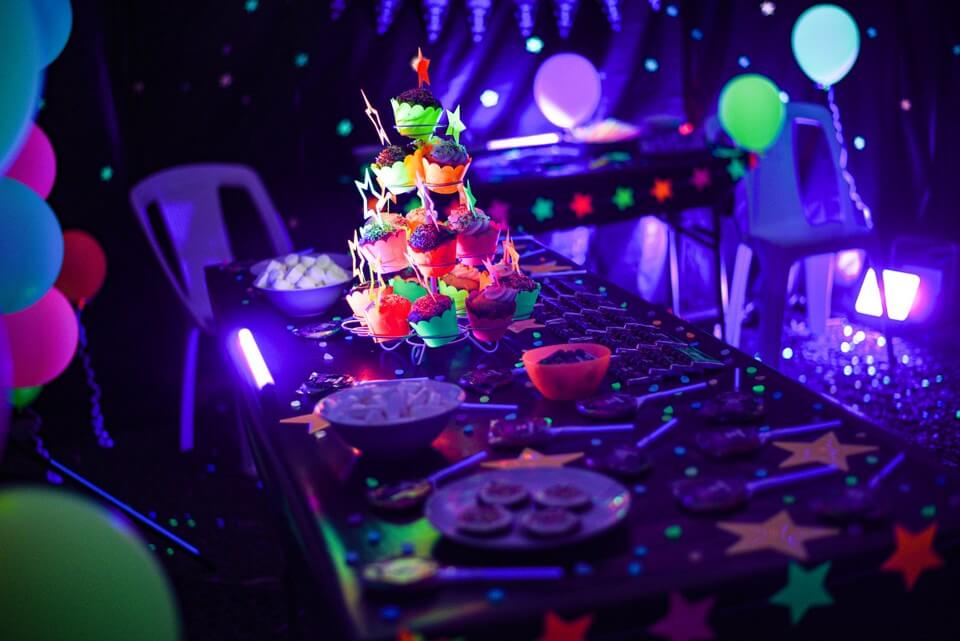 Party themes- Neon party Fun Glow in the Dark Party ideas