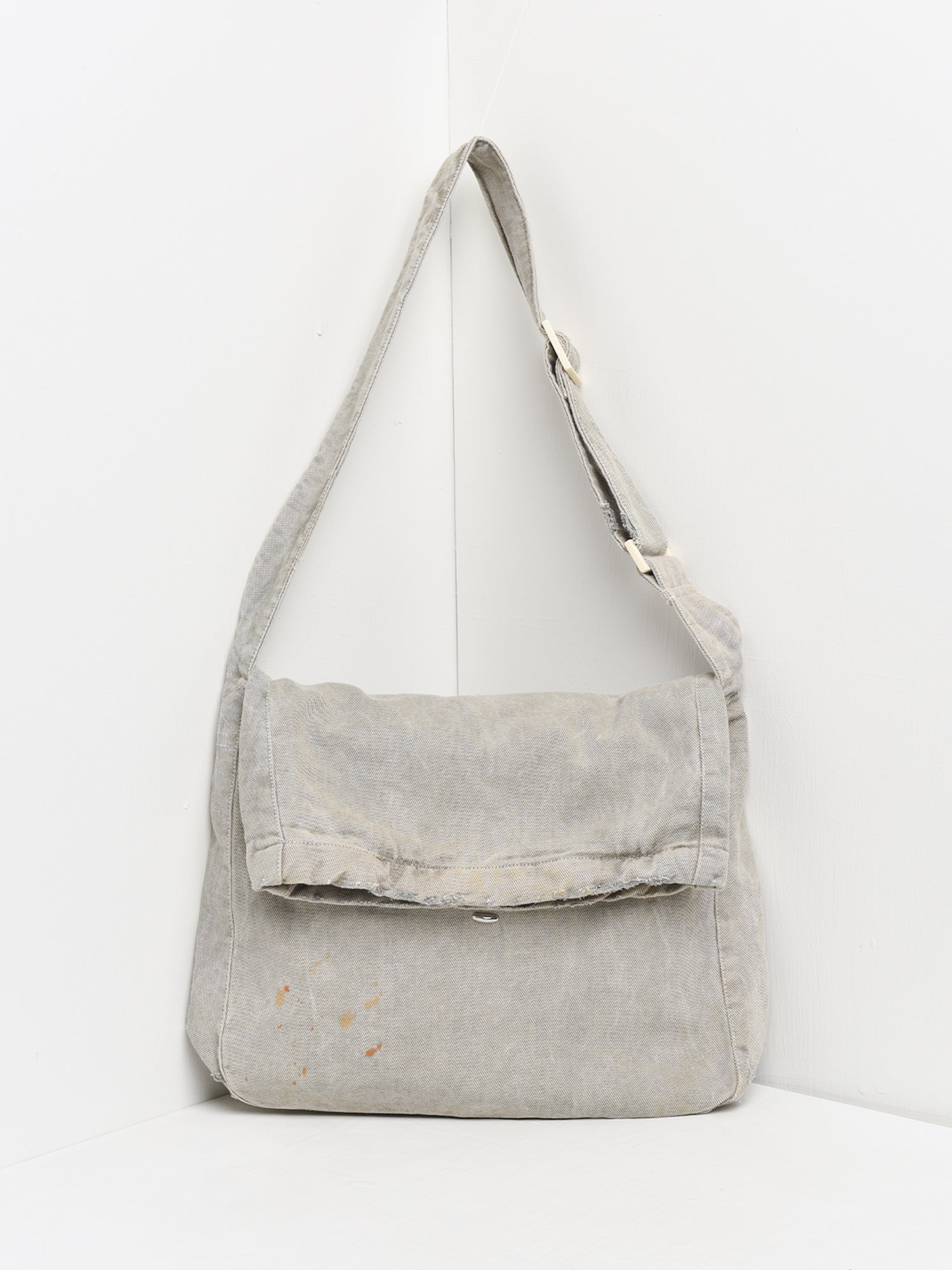 SLING BAG_Attic Wash Denim