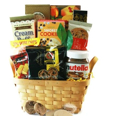 10-best-gifts-for-girlfriend-nutella-snacks-basket