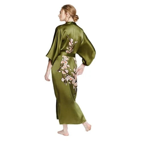 12-gifts-for-the-woman-who-wants-nothing-kimono