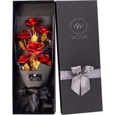 14-gifts-for-boyfriends-parents-gold-roses-bouquet