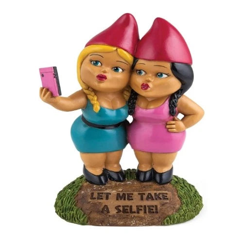 16-funny-sister-gifts-lawn-gnome