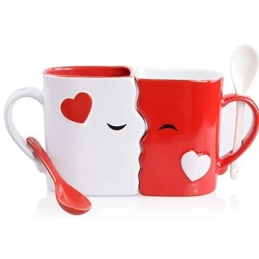 25-wedding-gift-ideas-for-bride-and-groom-kissing-mugs-set