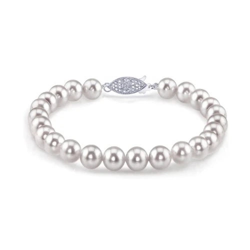 26-70th-birthday-gift-ideas-for-mom-pearl-bracelet