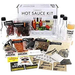 27-gifts-for-boyfriends-parents-hotsauce-making-kit