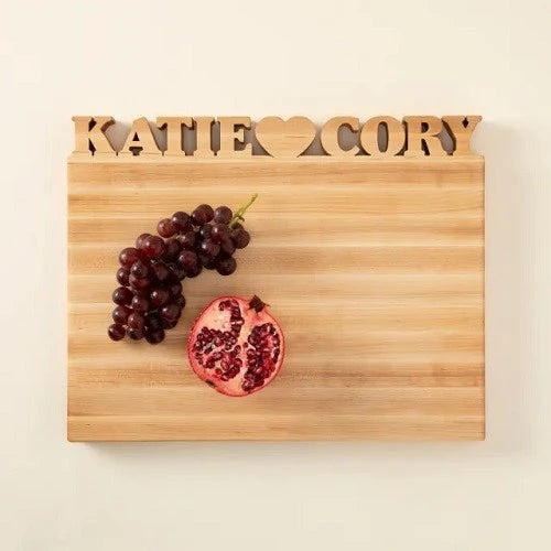 5-housewarming-gifts-for-couples-cutting-board