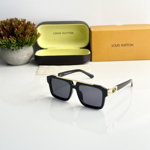 Louis Vuitton Aviator Gold Black