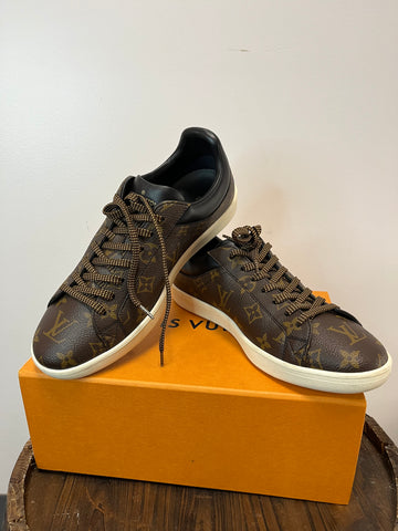 Louis Vuitton Men's Luxembourg Sneakers – Uptown Cheapskate Torrance