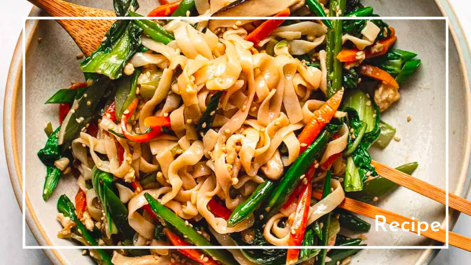 Chicken Lo Mein with vegetables