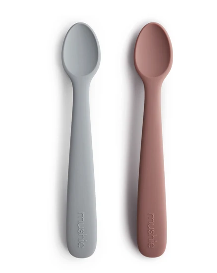 https://cdn.shopify.com/s/files/1/0436/1194/7164/products/Siliconefeedingspoon_f786c88b-5ba0-4783-a694-adee4b621403_600x.png?v=1609009935