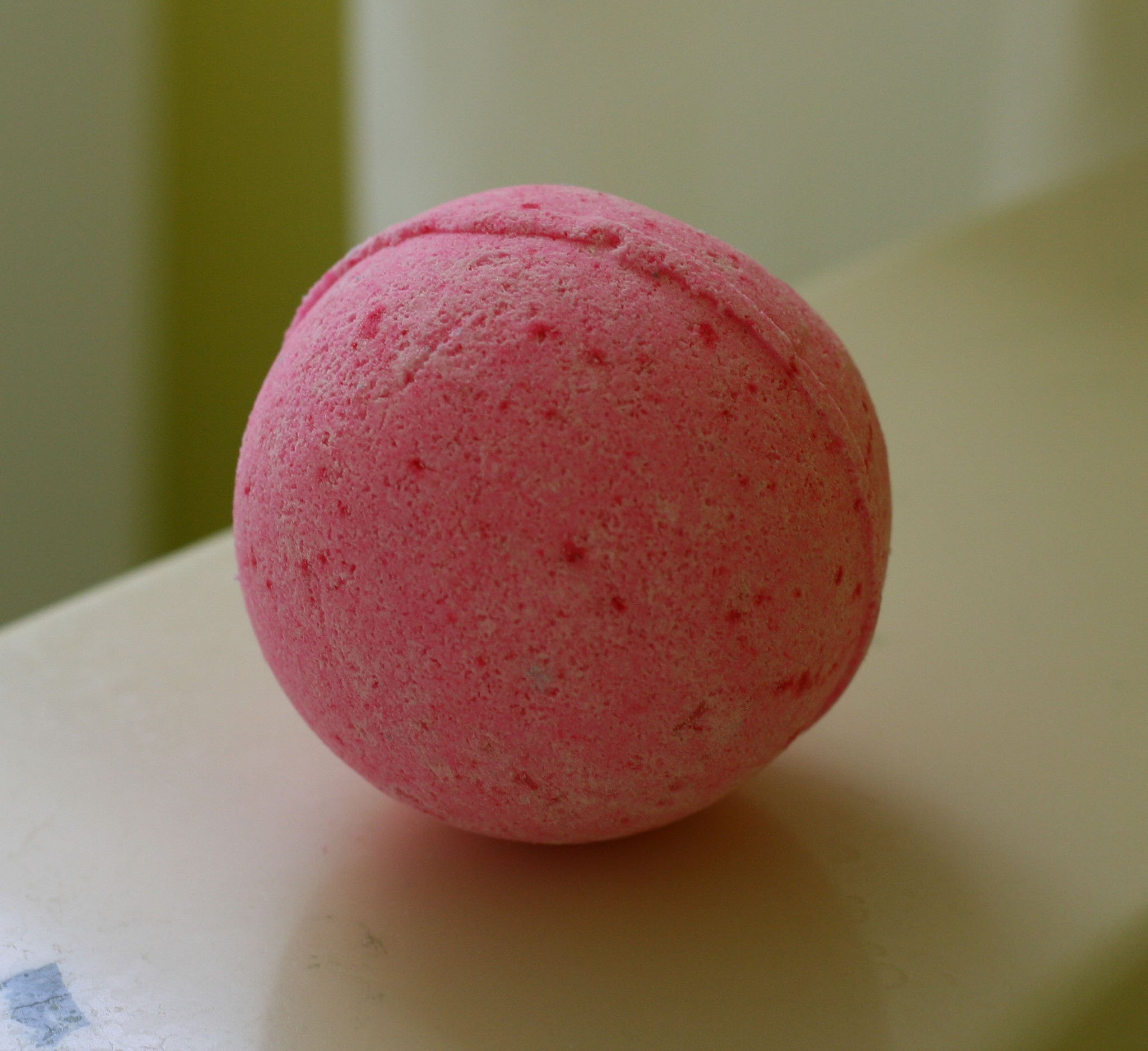 lush relaxing bath bomb