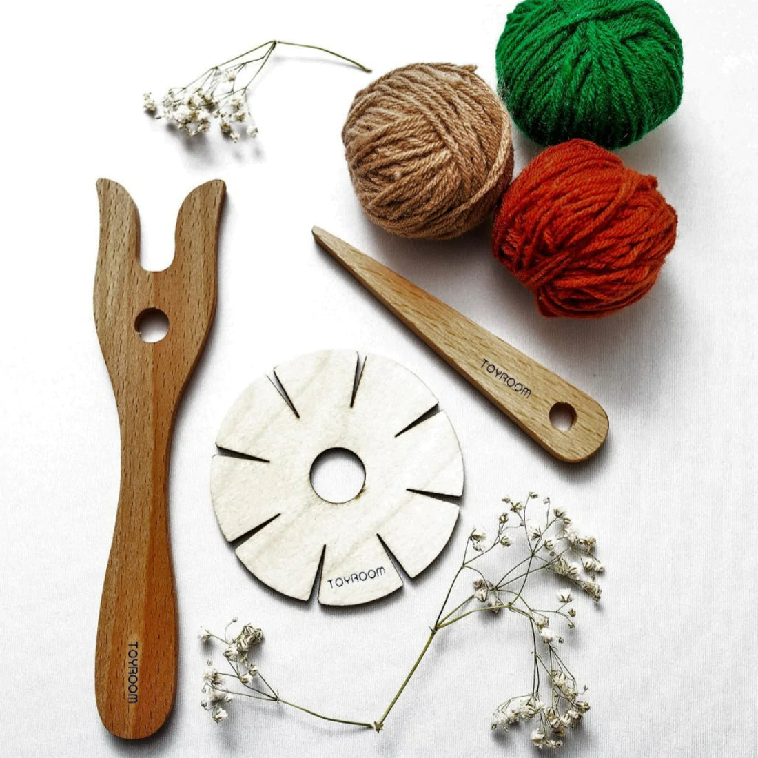 Introduction to the world of knitting Lucet knitting fork, kumihimo