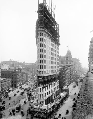The Flatiron Building in New York City while under construction