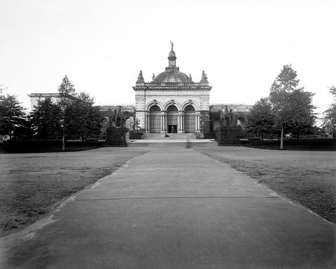 A vintage image of Philidelphia's Memorial Hall