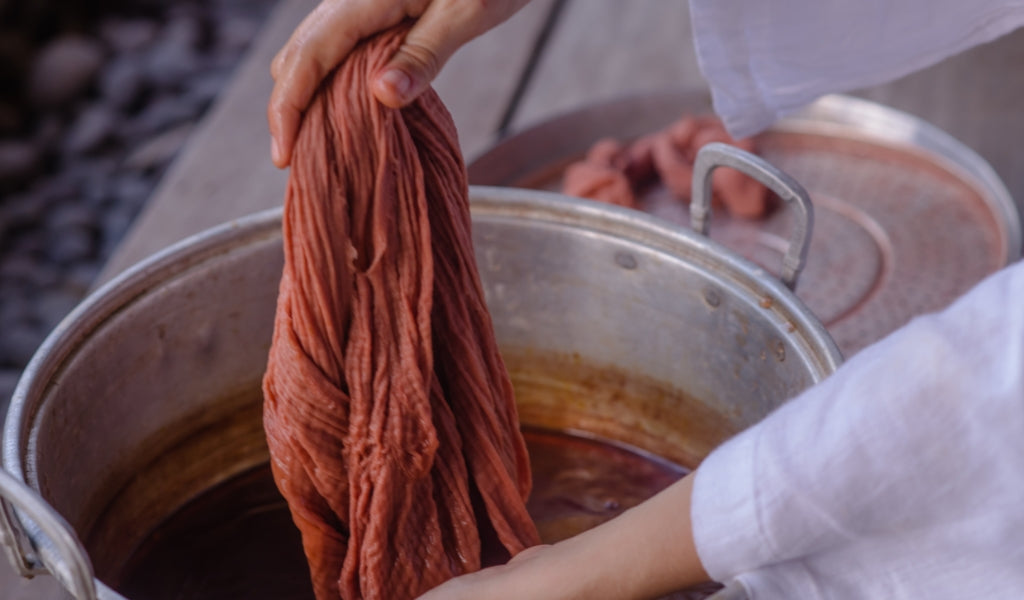 Teinture Textile : Comment ça marche ? - Atelier Macramé