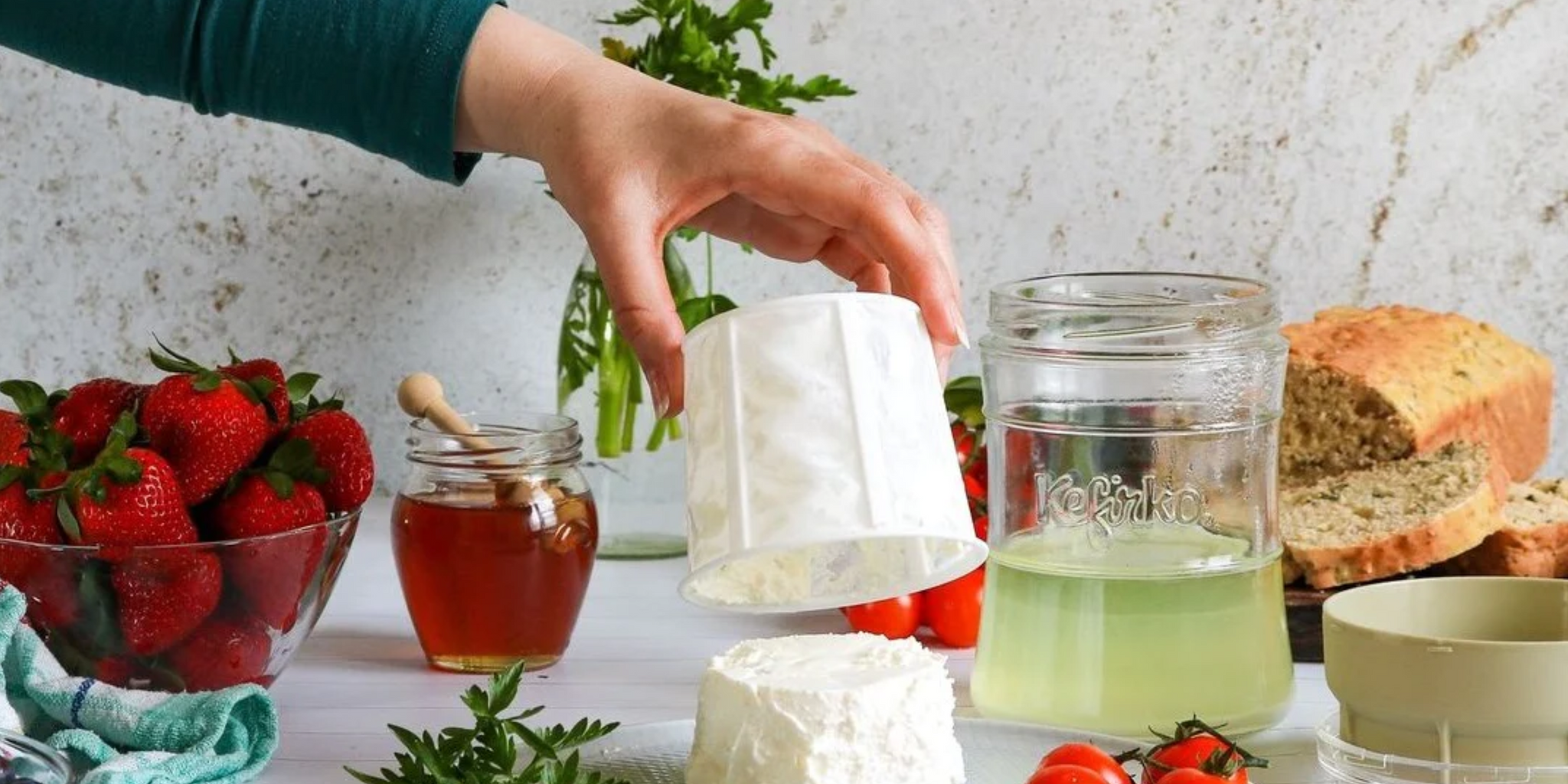 Kefir cheese made from Kefirko fermentation jar