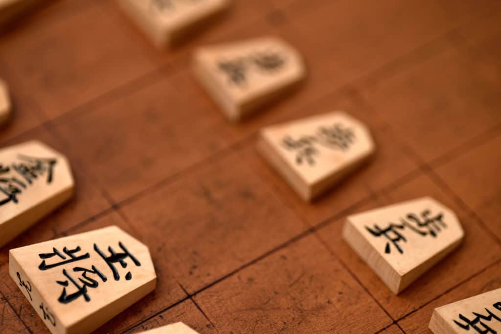 How to Select a Shogi Piece Stand and Shogi Piece Box