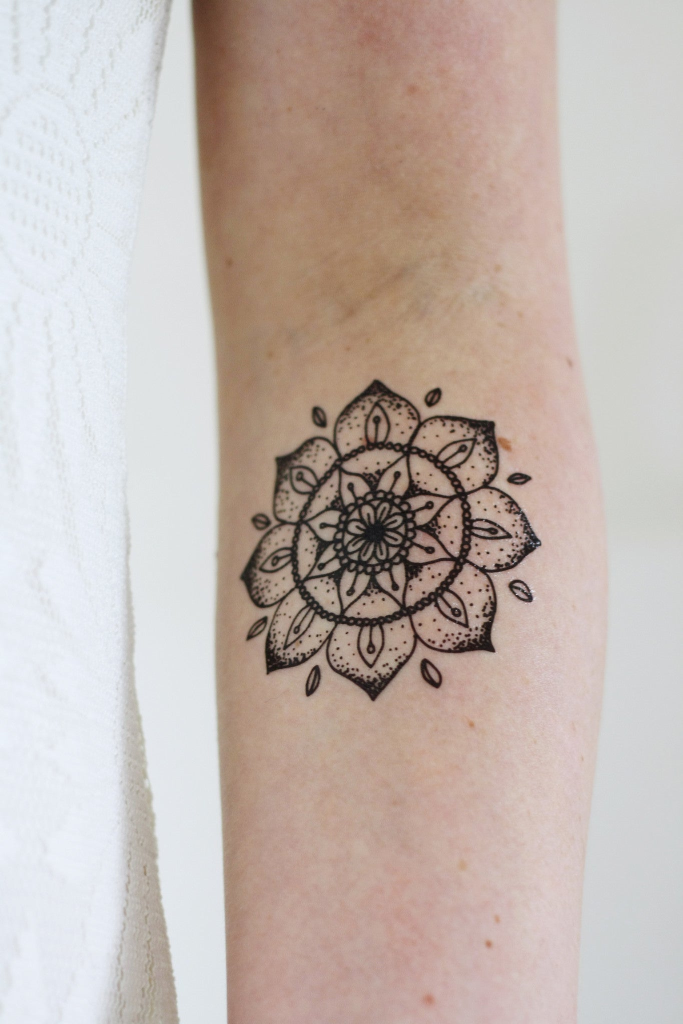 Mandala Temporary Tattoo : Mandala Temporary Tattoo Mandala Tattoo Mandala Fake Tattoo - Tattoos are intended to last a few days but may come off faster after a.