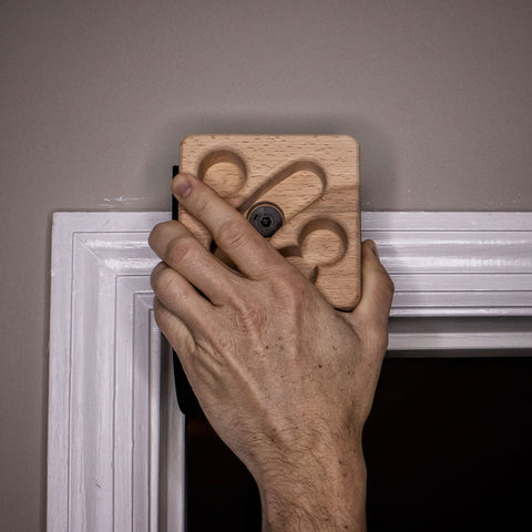 Porta-Hang Hugs Wooden Blocks - Block pinch training method