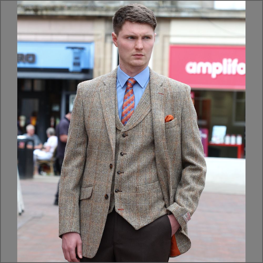 Harris Tweed Lt Fawn Herringbone Waist Coat>>