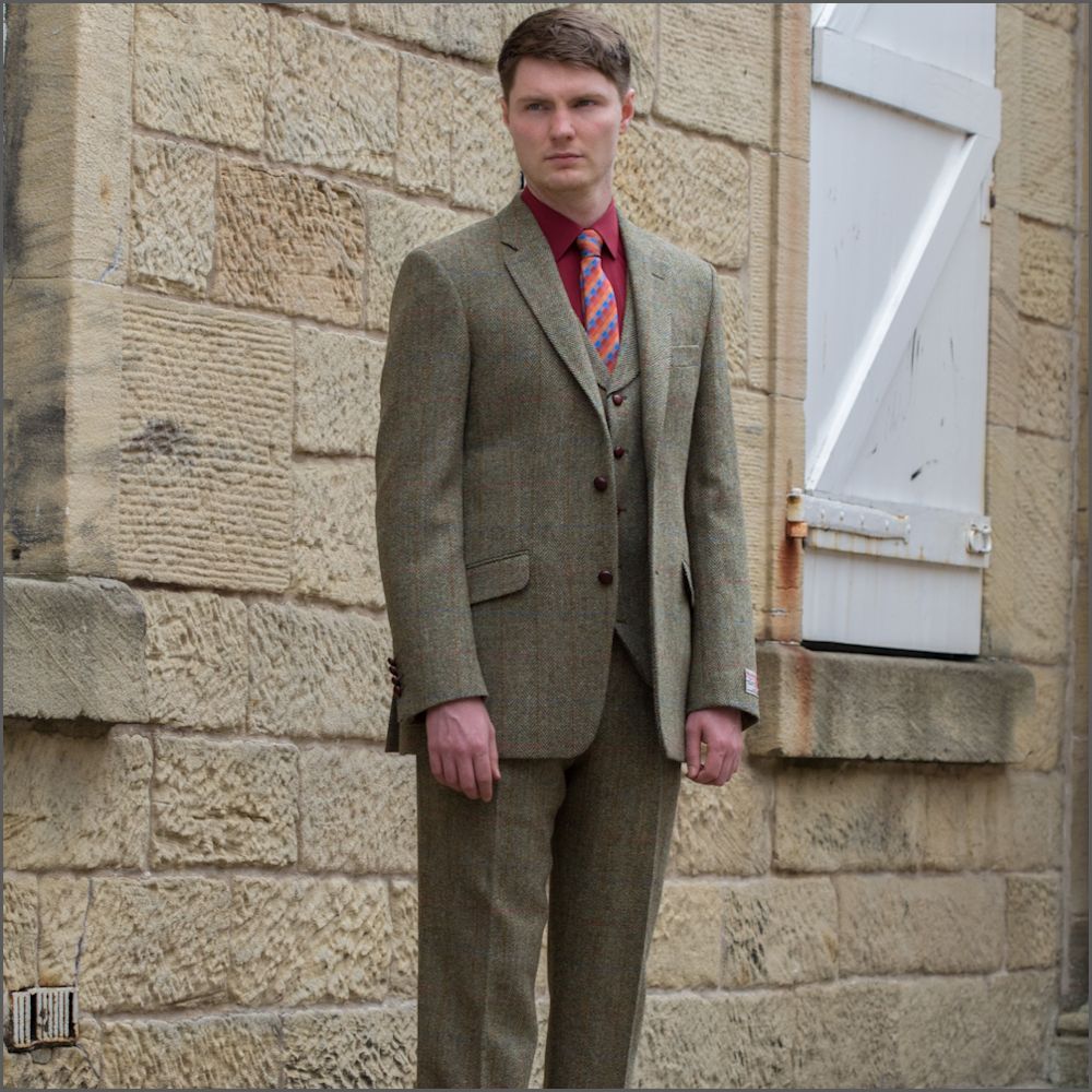 Harris Tweed Beige/Olive Herringbone 3pc Suit>