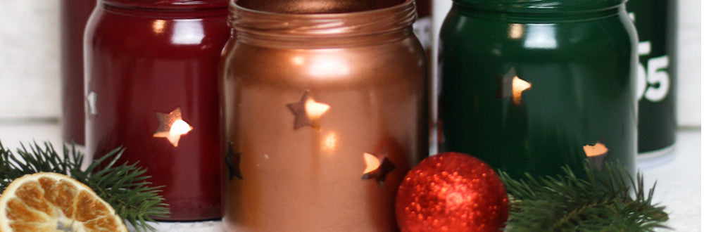Weihnachtliche Teelichter aus Marmeladengläsern