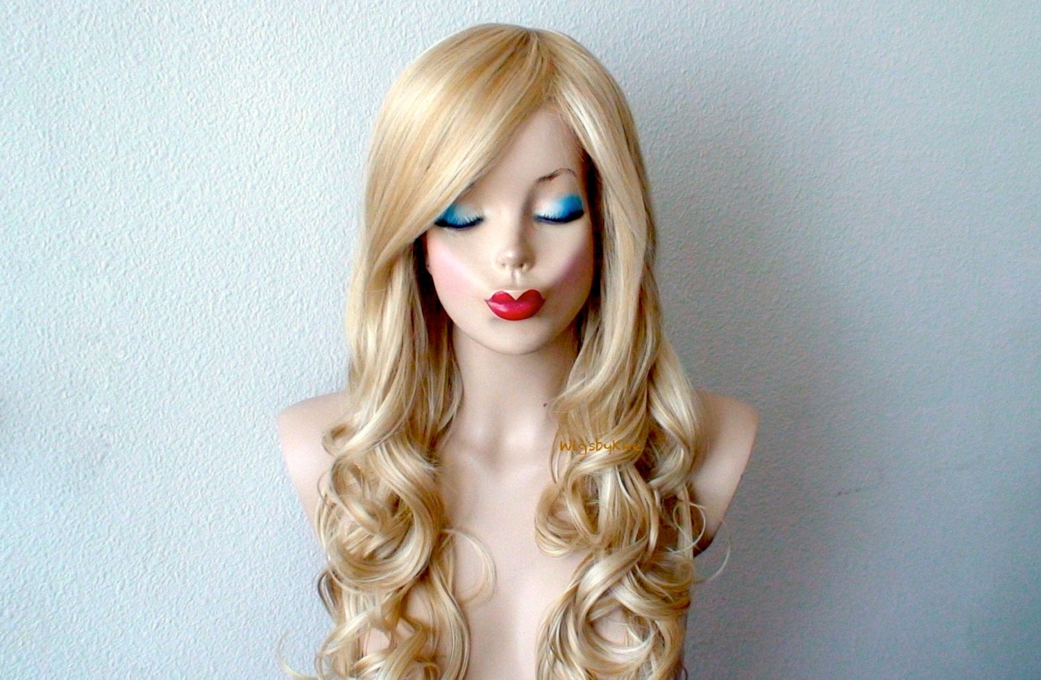 blonde hair curly wig