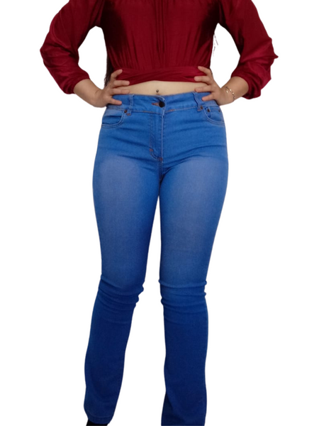 Pantalon de mezclilla con corte recto Maribelly Azul claro – Success  Boutique Cuu
